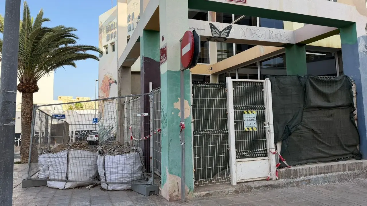Obras en la Biblioteca Municipal de Puerto del Rosario.