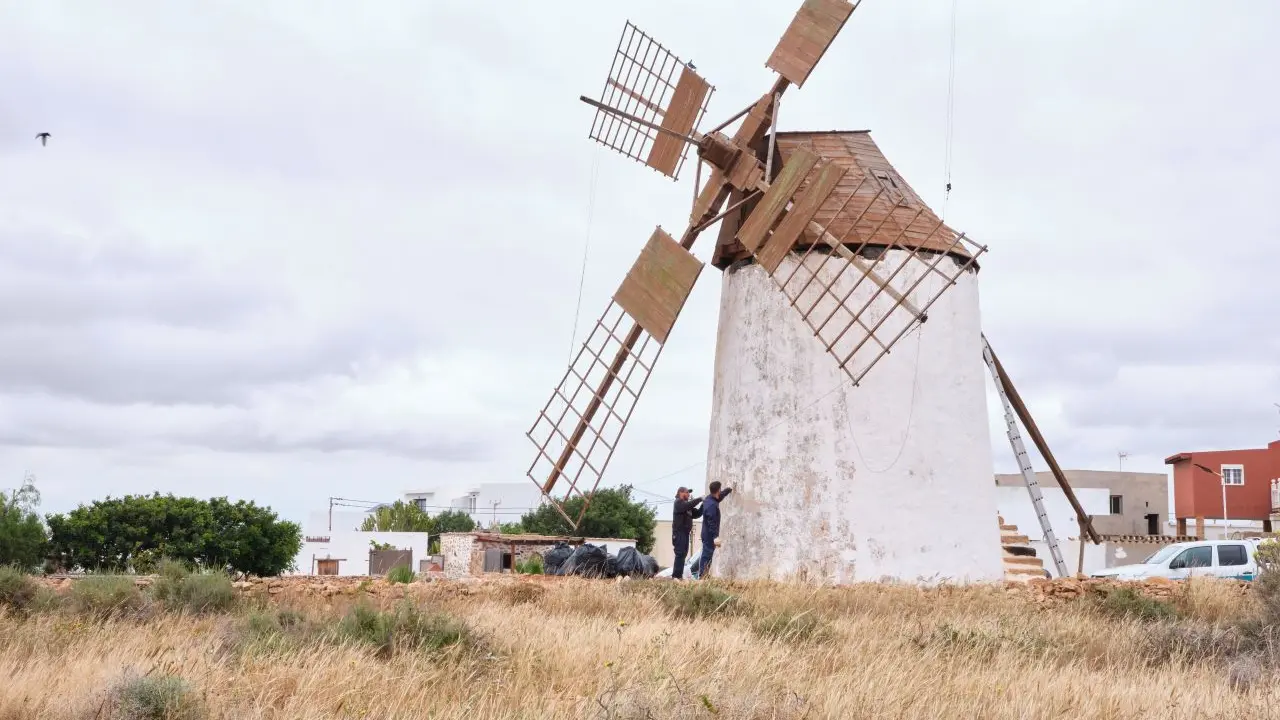 Trabajos en el Molino de la Corte ejecutados dentro del plan de empleo 'Memoria Viva'.