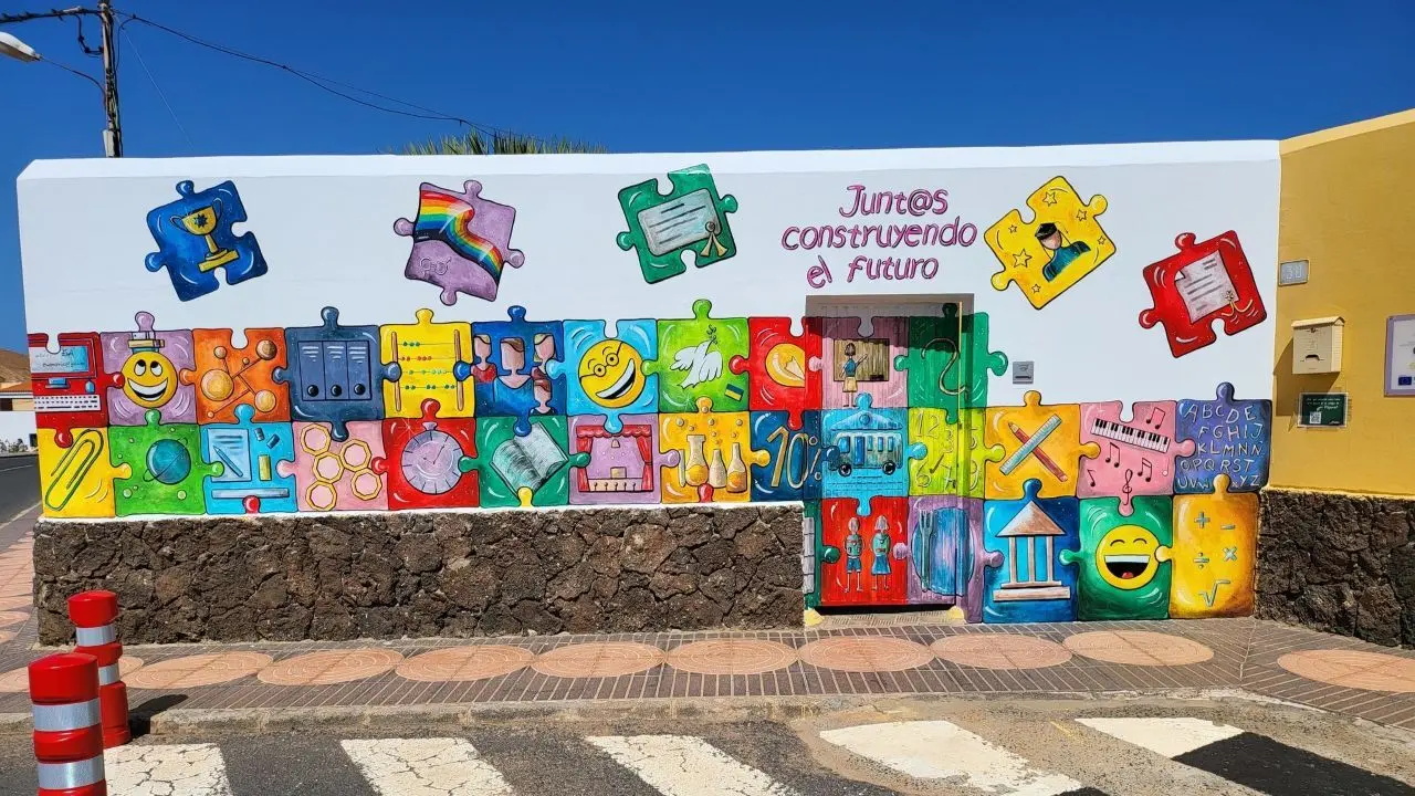 Exteriores del CEIP P&aacute;jara, en una imagen del centro.