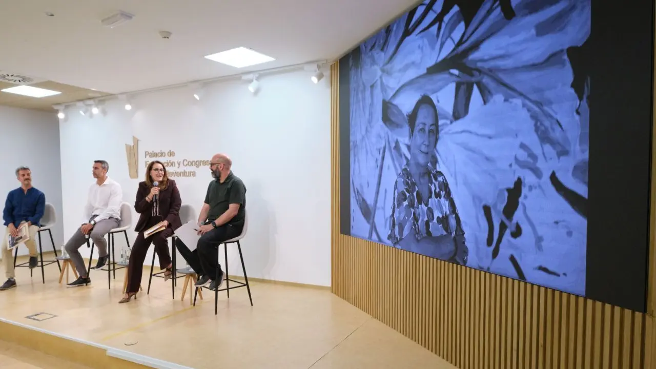 Imagen de Dania D&eacute;vora en la presentaci&oacute;n del FEM 2026.