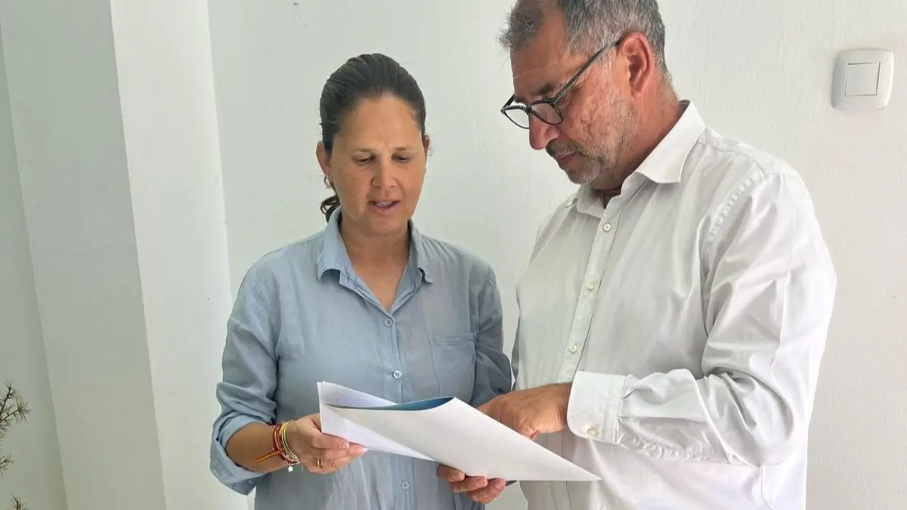 Esther Hen&aacute;ndez y Paco Artiles (PP de Tuineje).