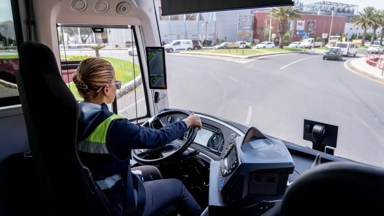 Nueva guagua el&eacute;ctrica de la L&iacute;nea 3 Expr&eacute;s.