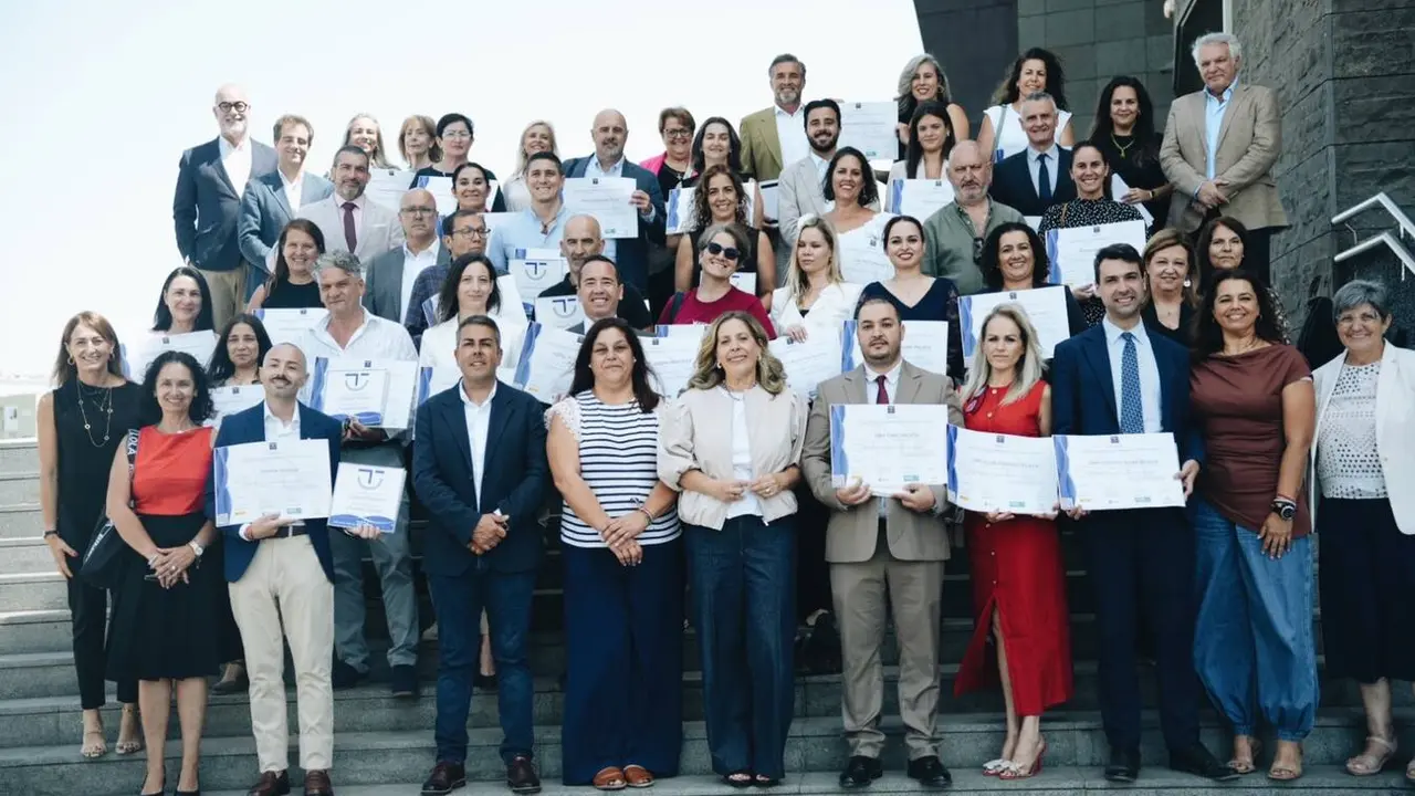 Foto de grupo tras la entrega de los SICTED.