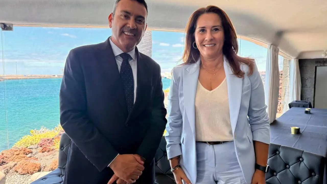 Lola Garc&iacute;a y Oswaldo Betancort, en el V Foro Econ&oacute;mico del grupo Biosfera Media.
