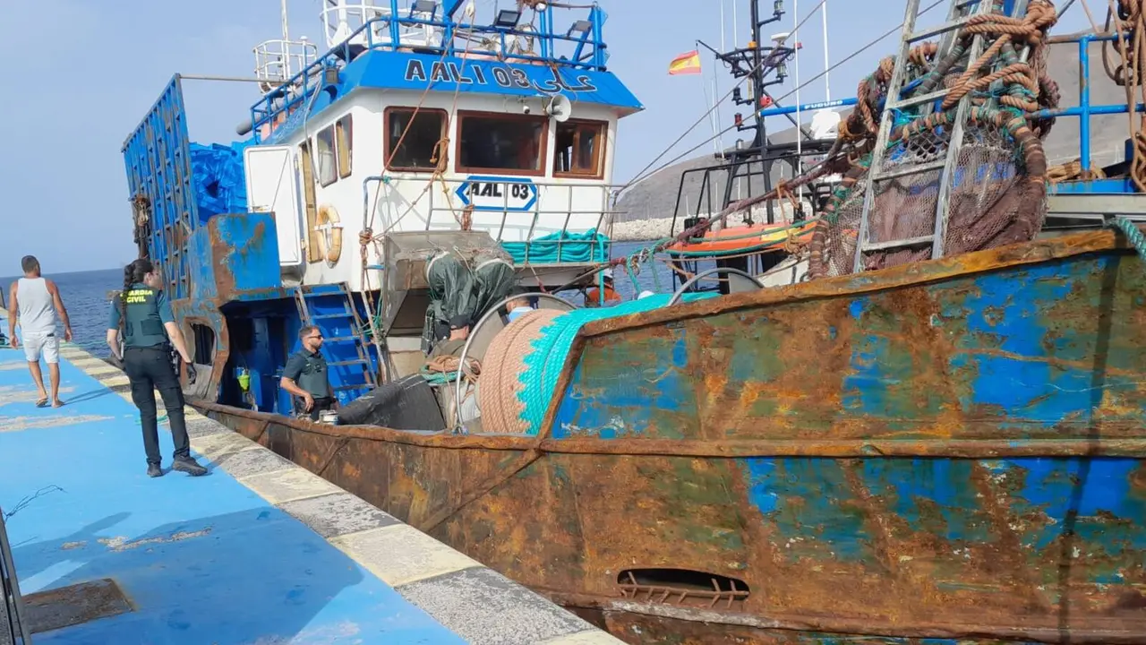 El pesquero presuntamente robado en El Aai&uacute;n lleg&oacute; a Gran Tarajal el 24 de julio de 2026 con veinte personas migrantesa bordo.