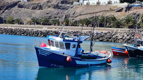 Barco de pesca en el Muelle de Gran Tarajal.