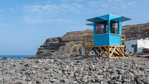 Nueva torreta de socorrismo en la  Playa de Los Molinos.