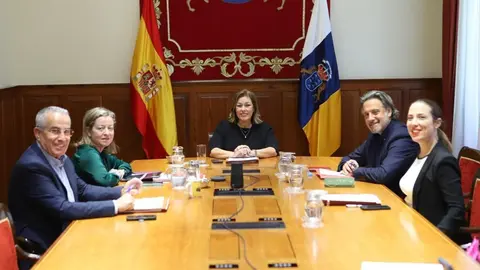 La Mesa del Parlamento registró la propuesta de Ley de Municipios Turísticos de Canarias.