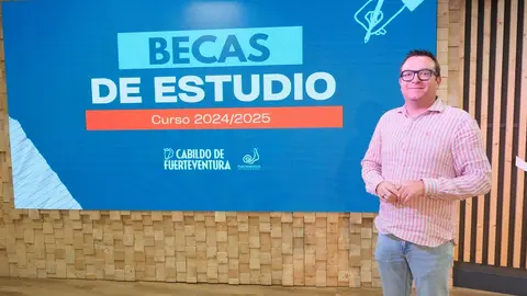 Adargoma Hernández, en la presentación de becas del curso 2024-2025.