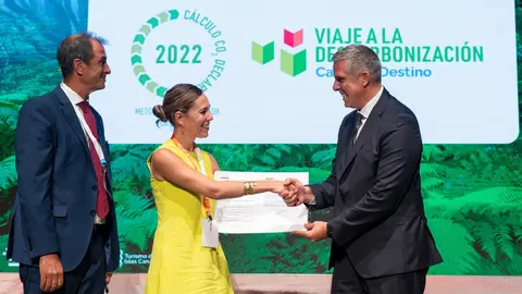 De León recibe el certificado de AENOR