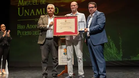 David de Vera, Juan Jiménez y Luis Miguel Santos Unamuno.
