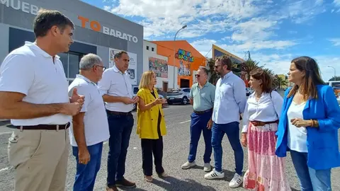Encuentro del PP majorero con empresarios del Poliígono Insudtrial de Risco Prieto.