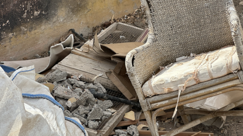 Enseres y redisiuos en Las Playitas..