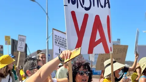 Mensajes de las manifestaciones en Corralejo, el 20 de octubre (3)