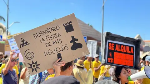 Mensajes de las manifestaciones en Corralejo, el 20 de octubre (8)