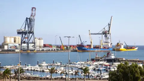 Imagen de la Bahía y el Muelle de Puerto del Rosario.