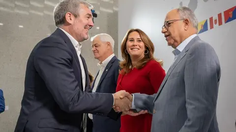 Fernando Clavijo, con los presidentes insulares de La Gomera, Fuerteventura y El Hierro.