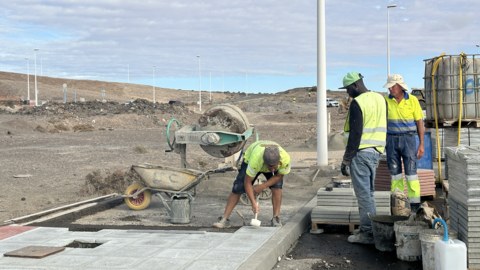 Mejora de aceras en El Aceitún.