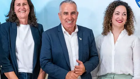 Natalia Évora,  Mario Cabrera y  Jana González, diputados de CC en el Parlamento.