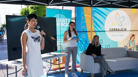 Acto del Ayuntamiento de La Oliva en la Zona Comercial Abierta de Corralejo.