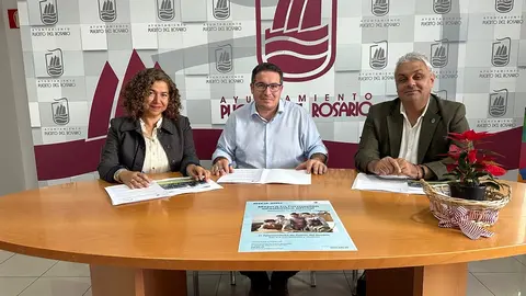 Firma del convenio entre el Ayuntamiento de Puerto del Rosario y la Fundación Canaria Radio Ecca.