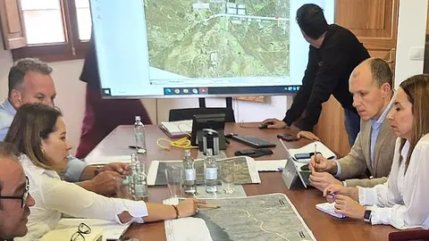 Reunión sobre el trazado de la autovía de El Cuchillete a Matas Blancas.