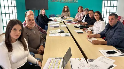 Reunión entre el Cabildo y los ayuntamietnos previa a FITUR y Madrid Fusión.