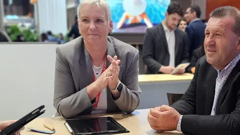 Concejala de Turismo y alcalde de Antigua, en una edición anterior de FITUR.