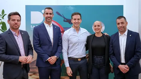 David Meca con la corporación de La Oliva en FITUR.