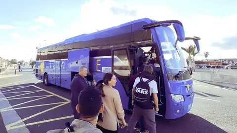 Guagua en el aeropuerto de Fuerteventura.