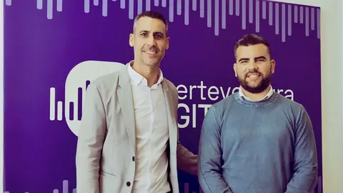 El alcalde de La Oliva, Isaí Blanco, y el concejal de Economía y Hacienda, Juan José Rodríguez._ (1)