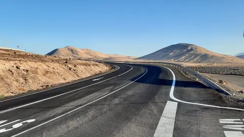 Asfaltado de la carretera entre El Samo y Butihondo (Pájara).