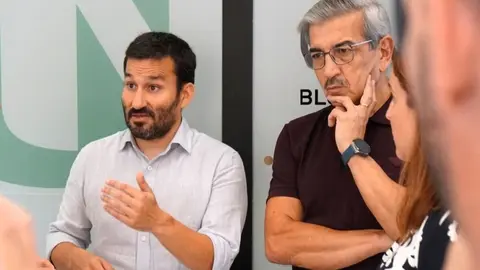 Vicent Marzá junto a Román Rodríguez.