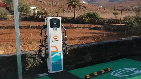 Punto de recarga de vehículos eléctricos, que gestionará Repsol.