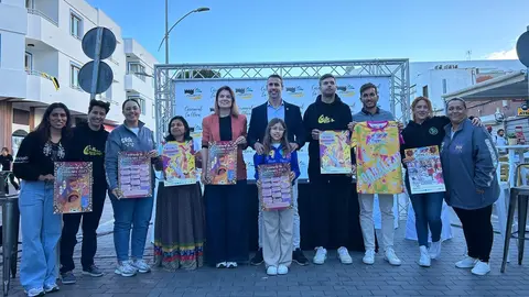 Presentación en Corralejo del Carnaval de Carnavales de La Oliva 2025.