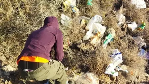 Labores de limpieza en el Barranco de Río Cabras.