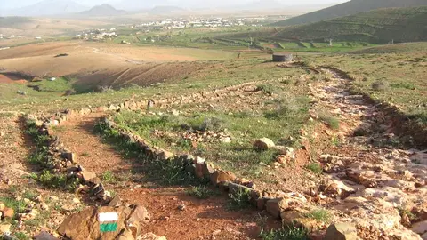 Camino rural restaurado en Tiscamanita.