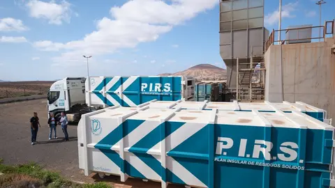 Nuevos contenedores en la Planta de Tarnsferencia de residuos de Tuineje.