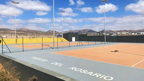 Canchas de tenis y pádel en Puerto del Rosario.