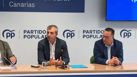 Manuel Domínguez y Poli Suárez, en imágenes difundidas por el Partido Popular de Canarias.