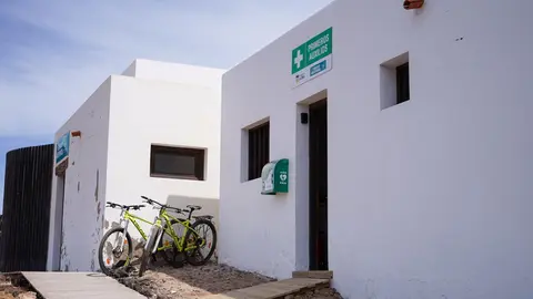 Puesto de primeros auxilios en la Isla de Lobos.