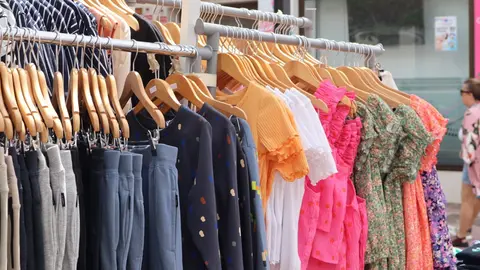 Compras en la IV Feria de Oportunidades en Puerto del Rosario.