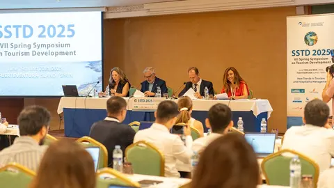 Inauguración del Simposio Internacional de Primavera en Desarrollo del Turismo.