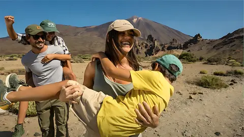 Fotograma de la campaña de Turismo  Este verano sé Turisla 