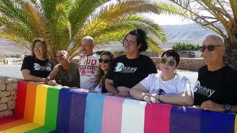 Mobiliario arcoíris por el Orgullo LGTBIQ+ (1)