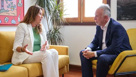 Lola García y Ángel Víctor Torres.