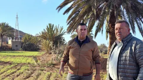 El concejal del sector primario y el alcalde de Antigua.