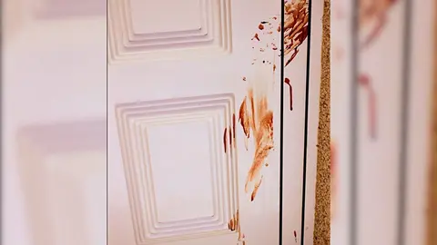 Imagen del apartamento tras la agresión.