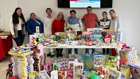 Las Juventudes Socialistas recogieron material escolar. 