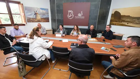 Reuni&oacute;n sobre Residuos entre Gobieno, Cabildo y ayuntamientos.